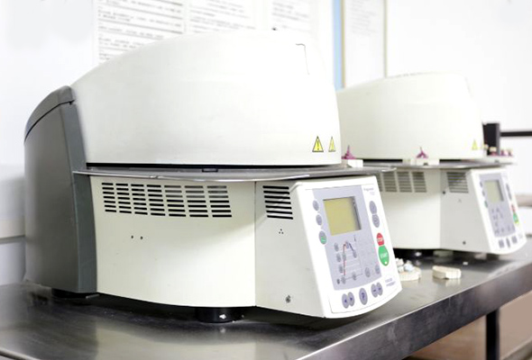 Équipement lié au laboratoire d'implants Istar