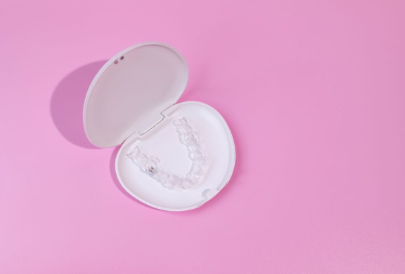 Linee guida essenziali per la cura dei retrainer Essix