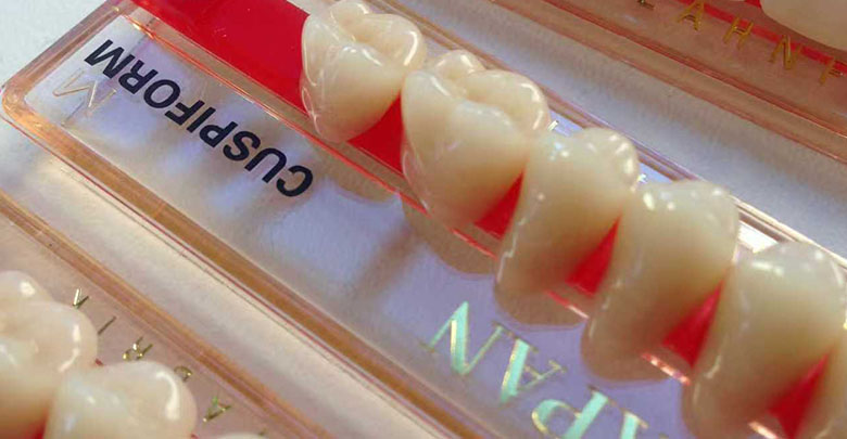 Implant Supported Dentures VS Traditional Dentures